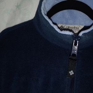 MENS Columbia Navy Blue Sweater. Size Medium